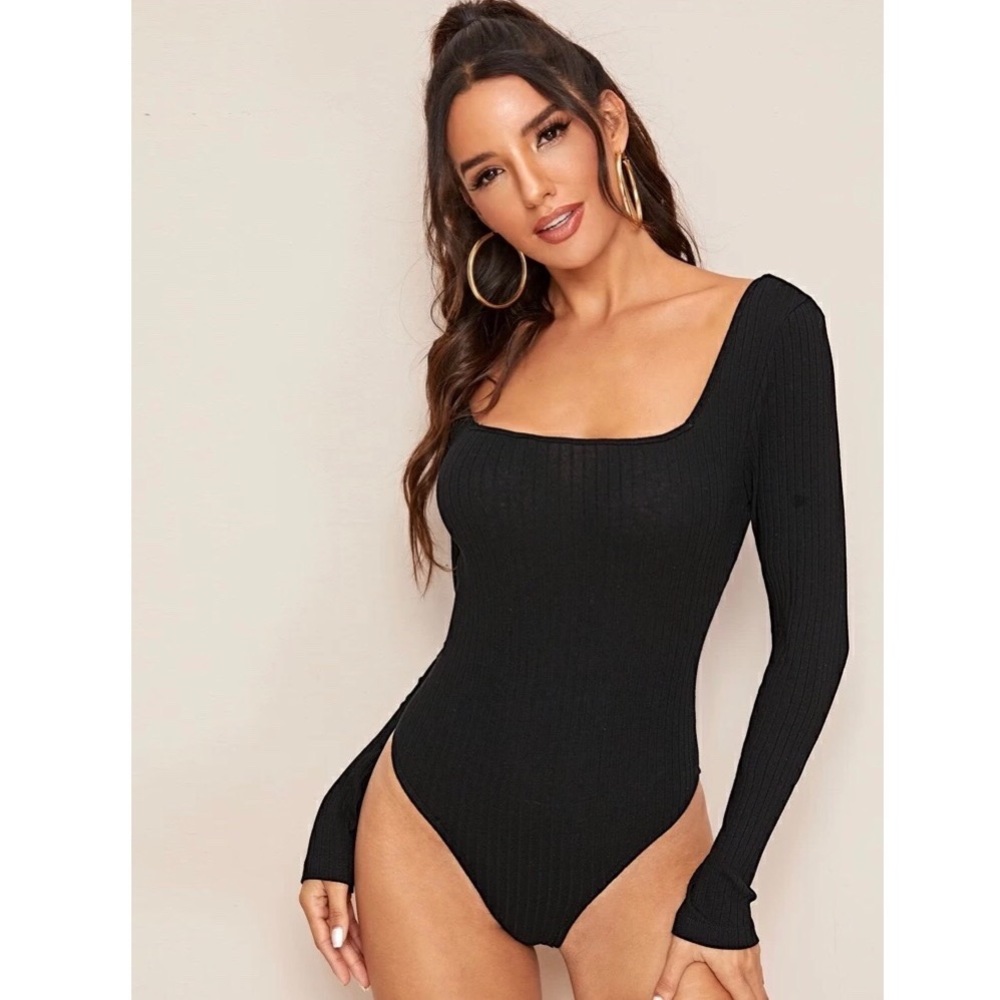 Black scoop neck bodysuit NWT